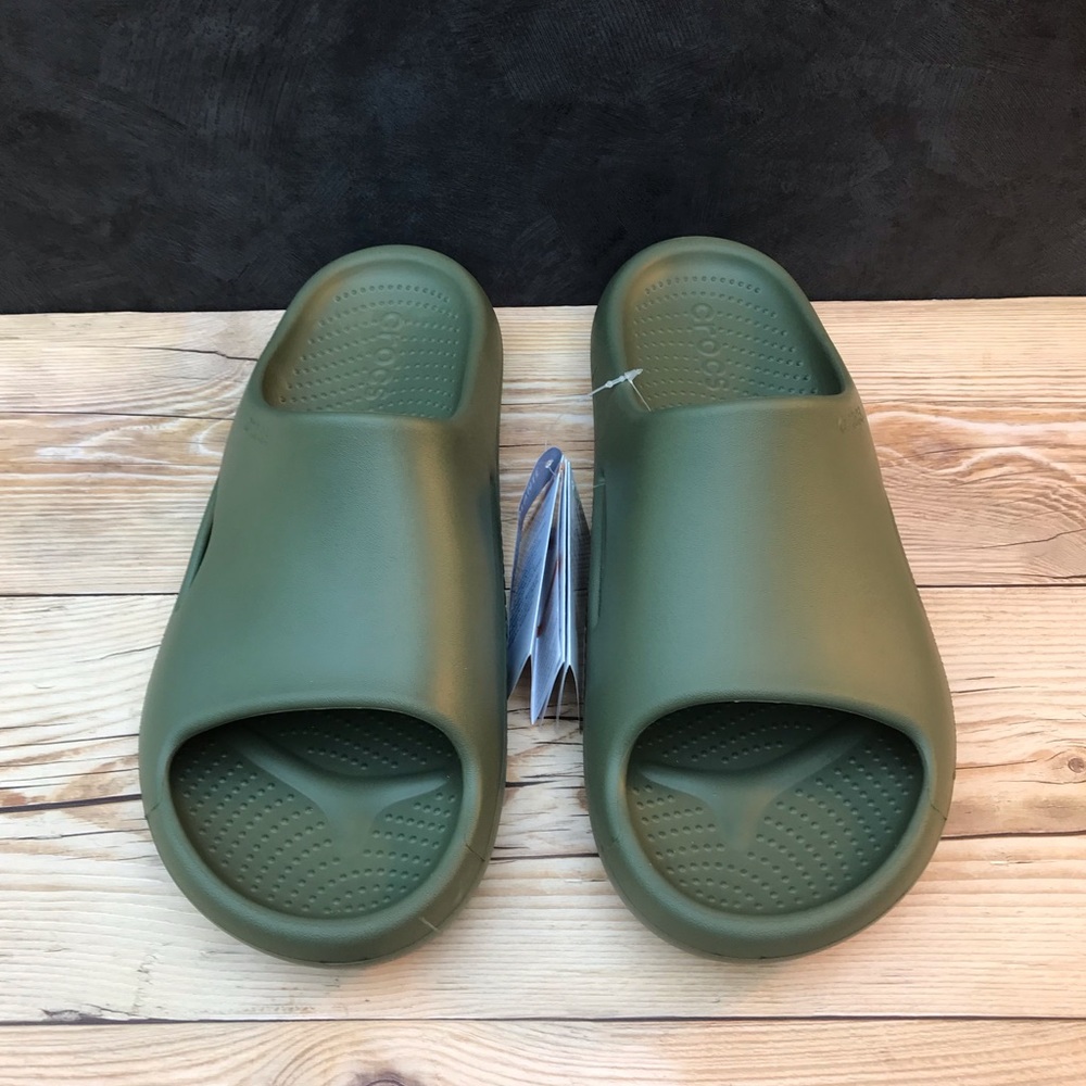 Crocs Mellow Slide - Picture 10 of 16